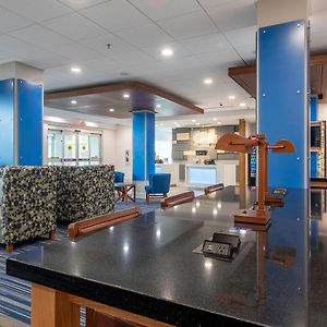 Holiday Inn Express & Suites - Staunton, An Ihg Hotel